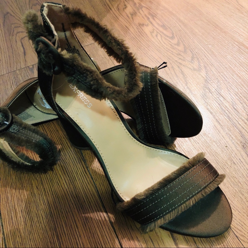 NWT Express Heels